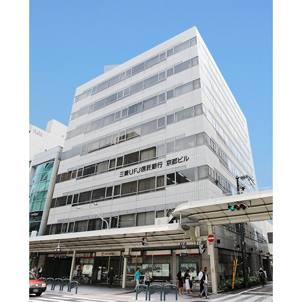 �O�HUFJ�s���Y�̔�������� ���s�Z���^�[����