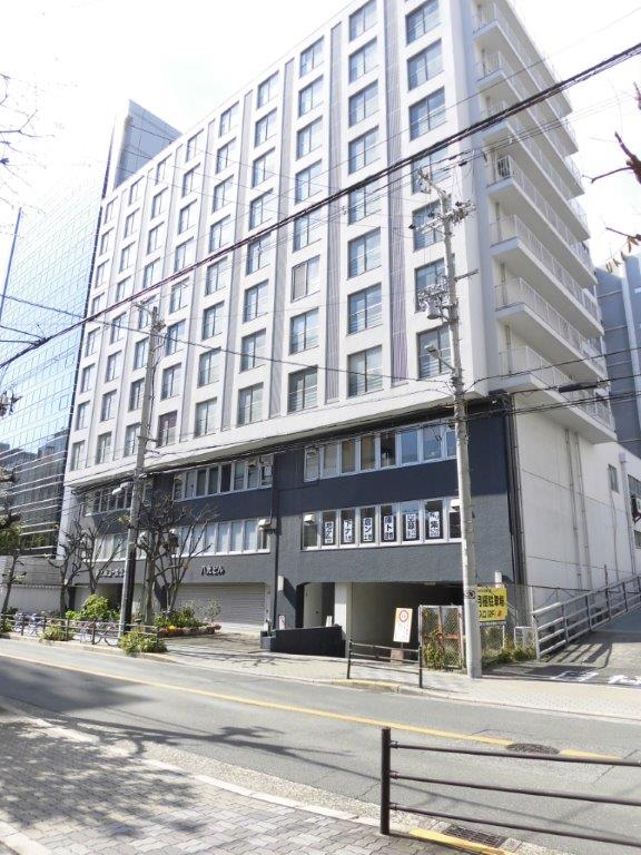 �n�E�X�R���T���^���g�̊O��